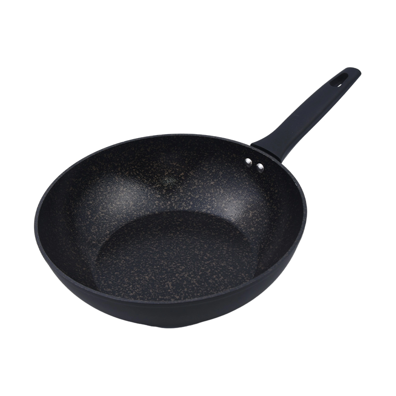 Smidd aluminium wok med svart guldmarmor