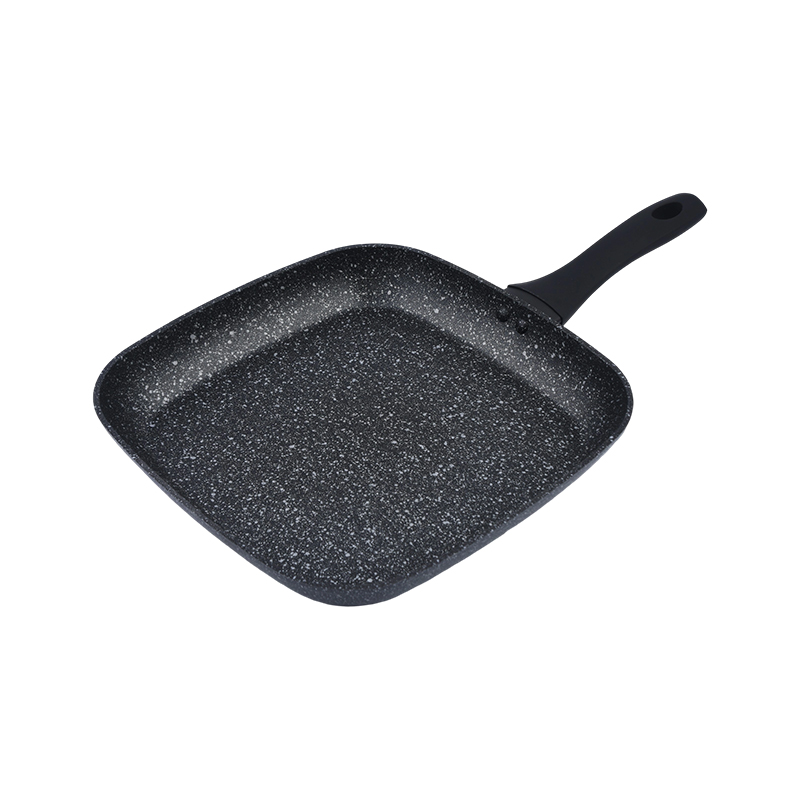 Smidd grillpanna i aluminium med svart marmor